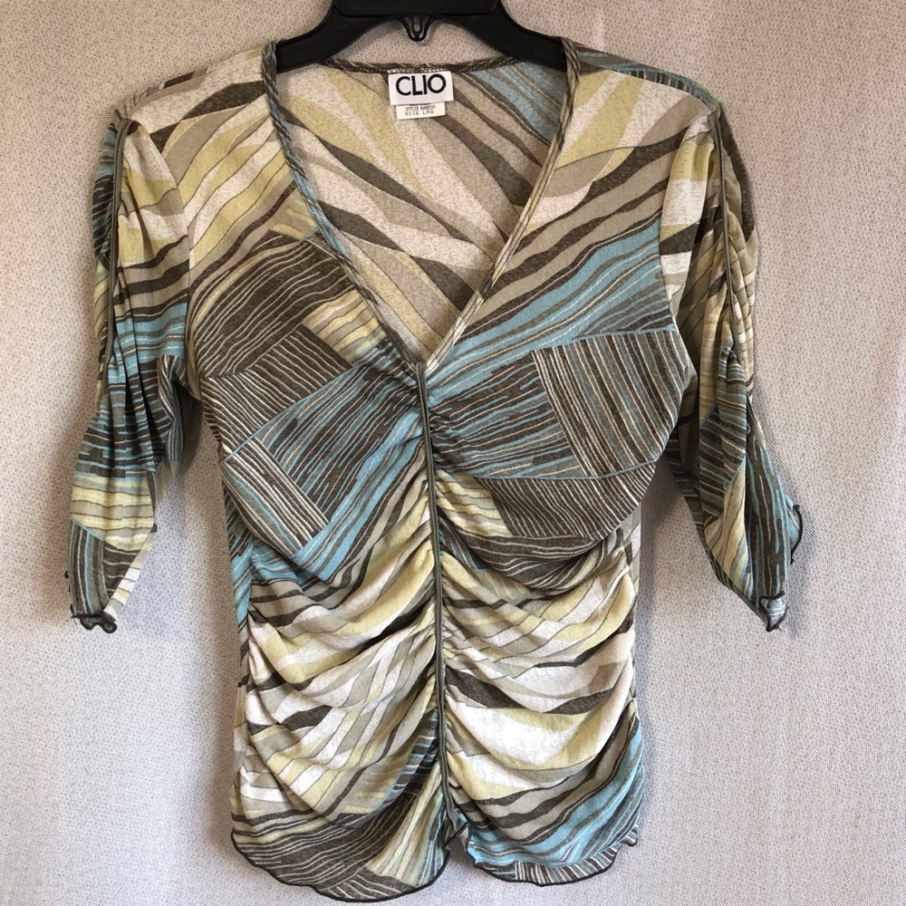 ⚡️Host Pick⚡️Clio 3/4 Sleeve Ruched V-Neck Top
